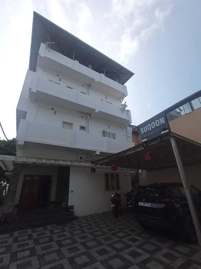 Collection O 81026 Suqoon Premium Stays Kochi Exterior photo