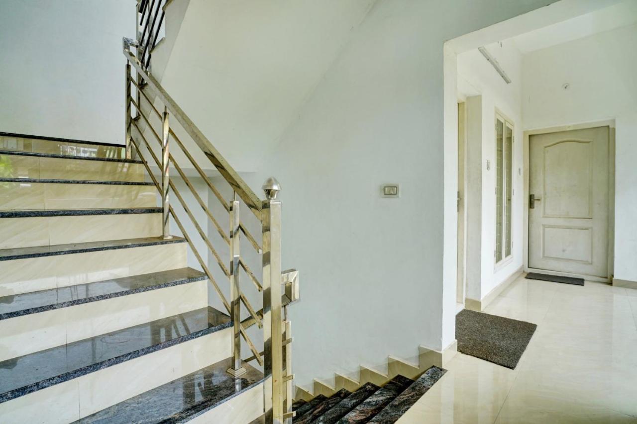 Collection O 81026 Suqoon Premium Stays Kochi Exterior photo
