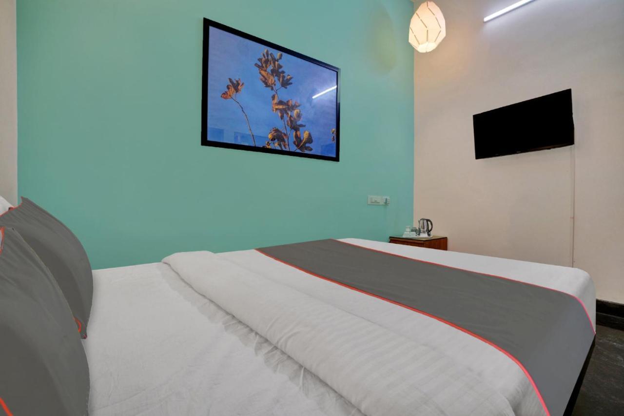 Collection O 81026 Suqoon Premium Stays Kochi Exterior photo