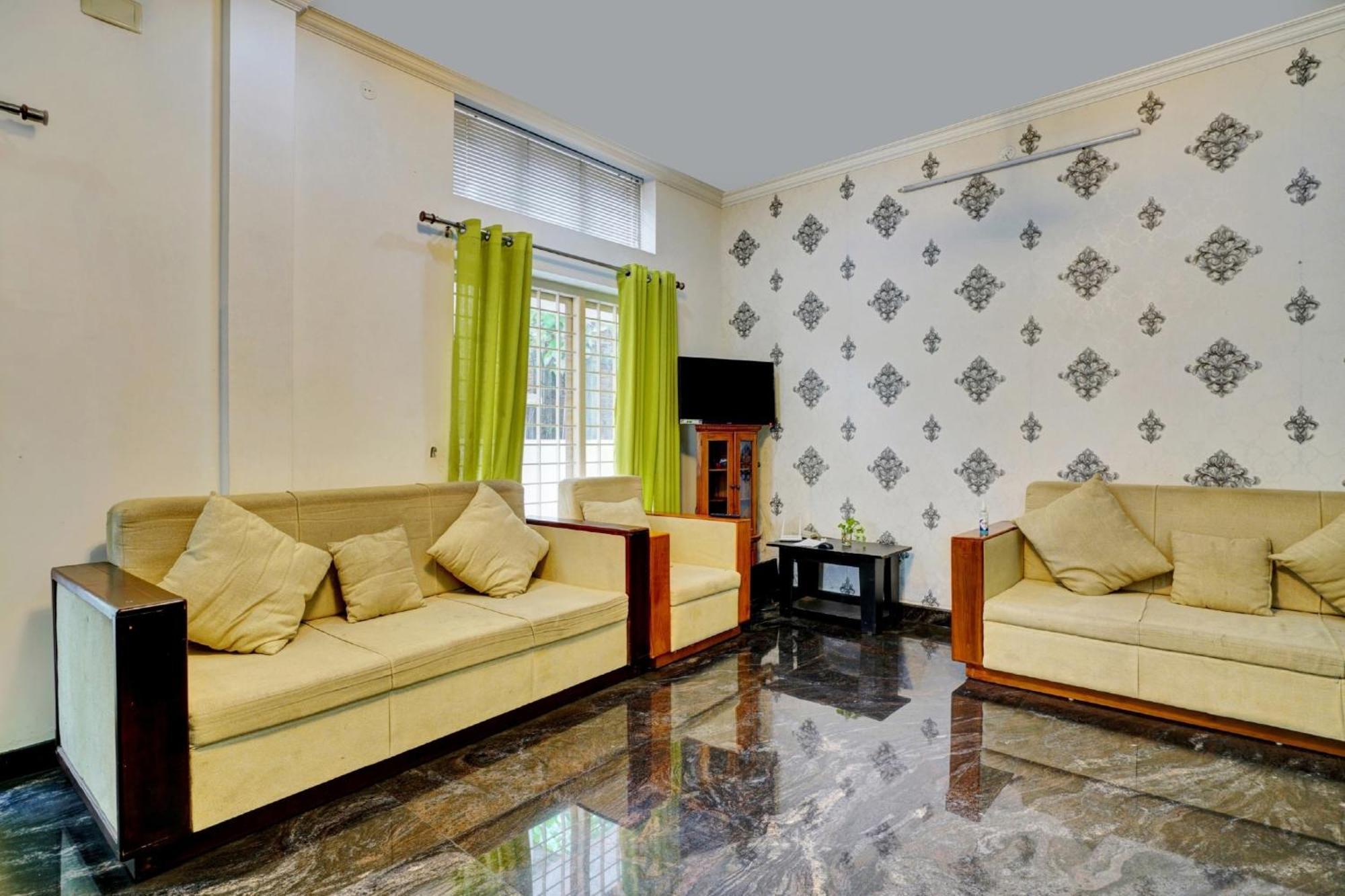 Collection O 81026 Suqoon Premium Stays Kochi Exterior photo