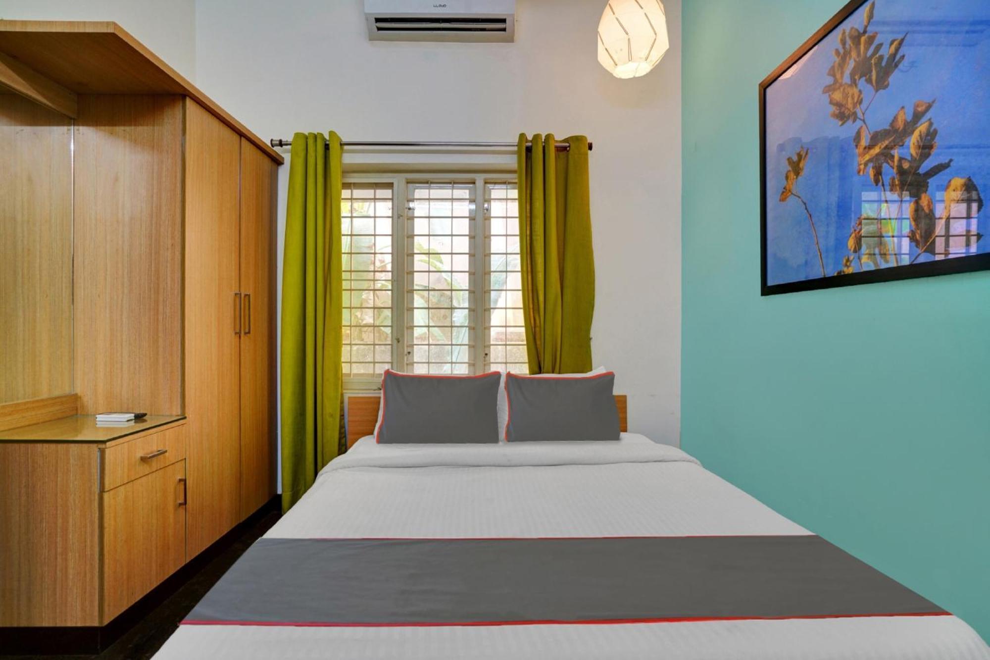 Collection O 81026 Suqoon Premium Stays Kochi Exterior photo